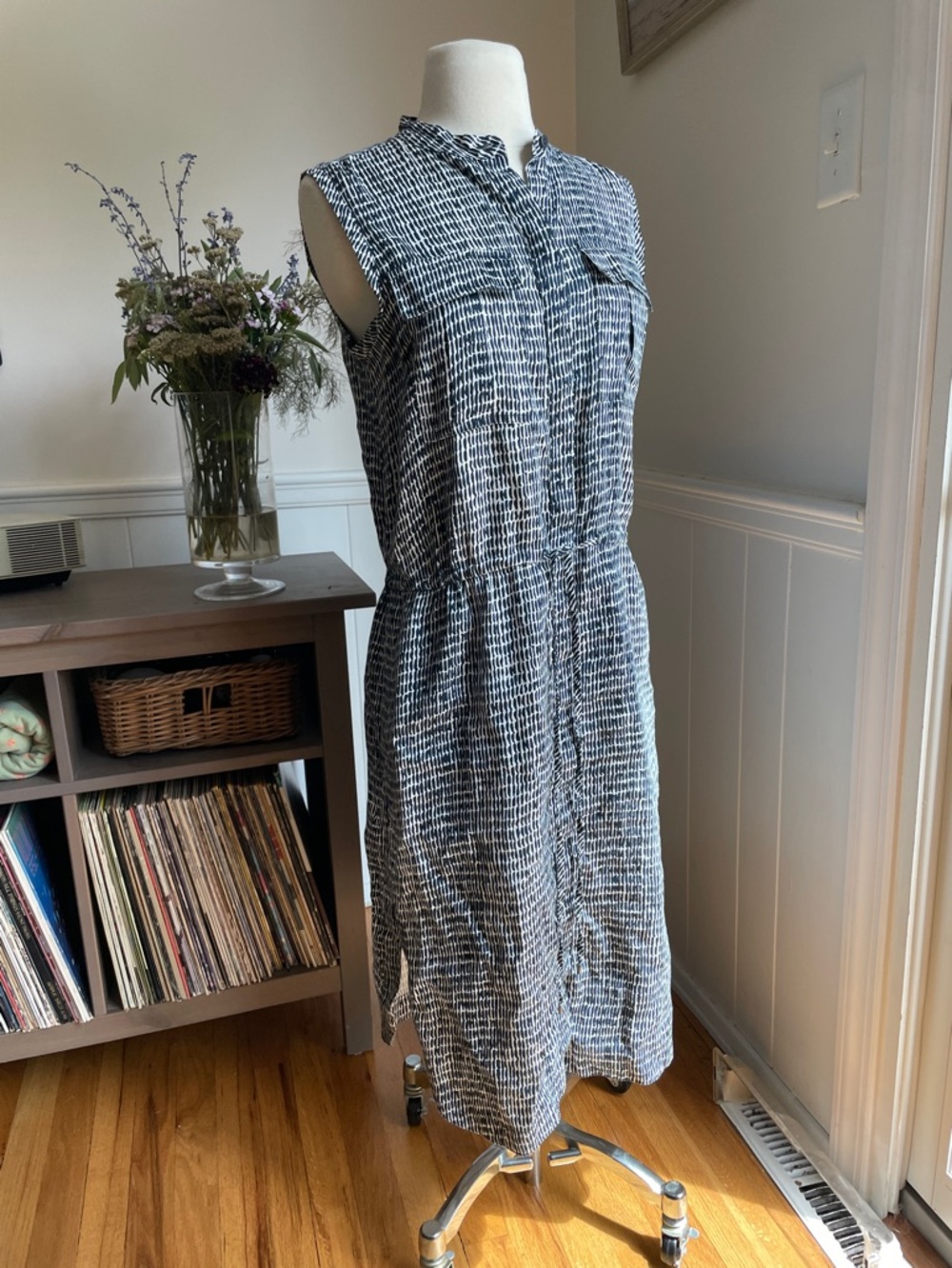 Ann Taylor Navy and White Sleeveless Shirt Dress S